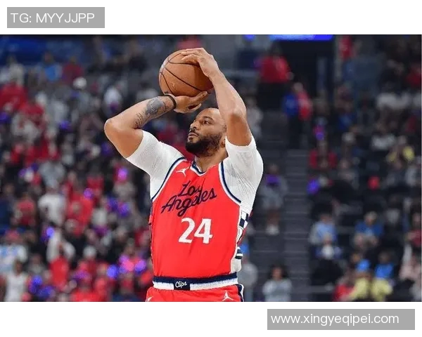 被喊MVP!鲍威尔:这是我生涯首次听到 当时专注罚球一开始有点懵 被喊MVP!鲍威尔:这是我生涯首次听到 当时专注罚球一开始有点懵