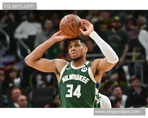 美记：雄鹿在交易市场上非常积极 他们想要避免浪费字母巅峰期